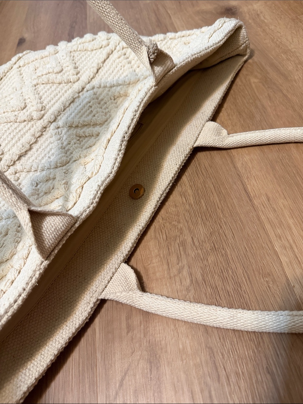 Target Cream Textured Diamond-Pattern Tote - Picture 3 of 7
